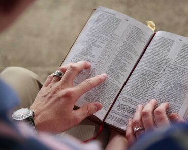 Dumnezeu este dragoste: Studiu biblic la 1 Ioan 4:7-9